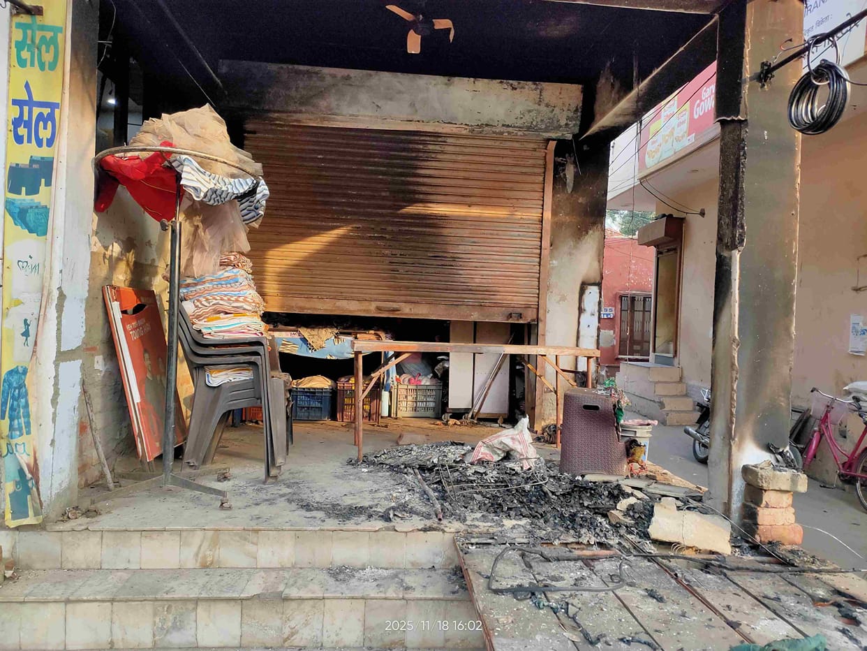 Fire breaks out at a garment shop in Patel Nagar; owner suspects suspects