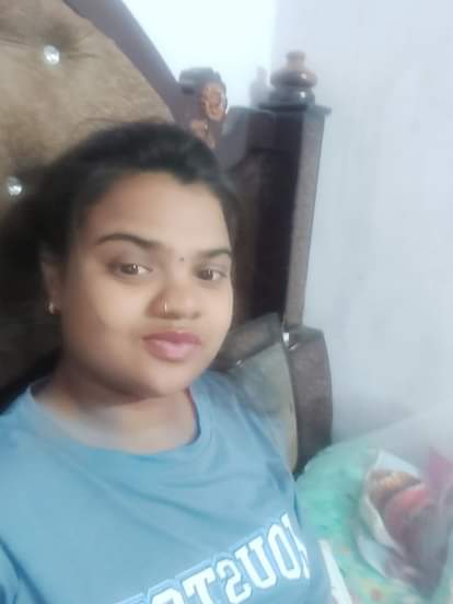 Married man murders his girlfriend in public