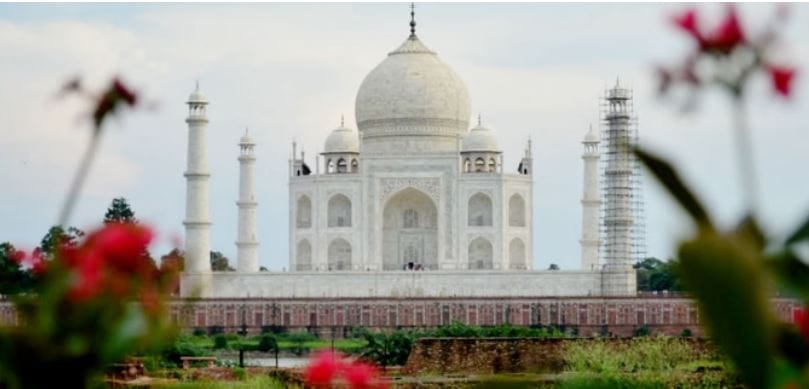 Traffic Plan Changed in Agra for New Year: Special Routes for Taj Mahal Visitors