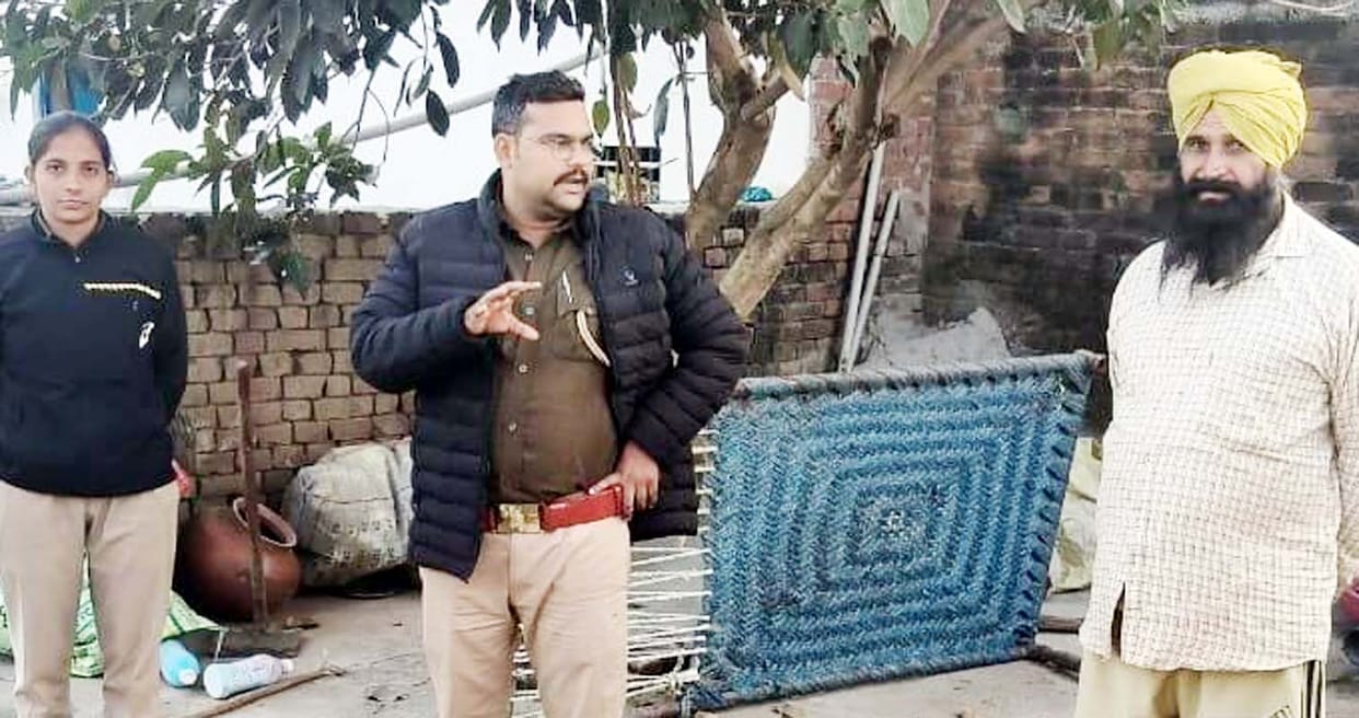 Leopard kills dog near Maholiya cowshed