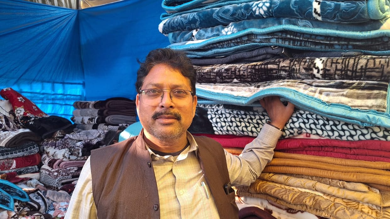 Bardahiya market sees weekly turnover of over 120 crore rupees.