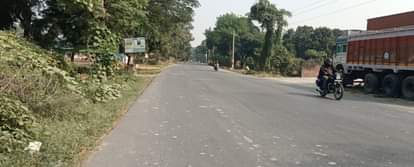 The white strip is missing from the roads and the indicators are also not known