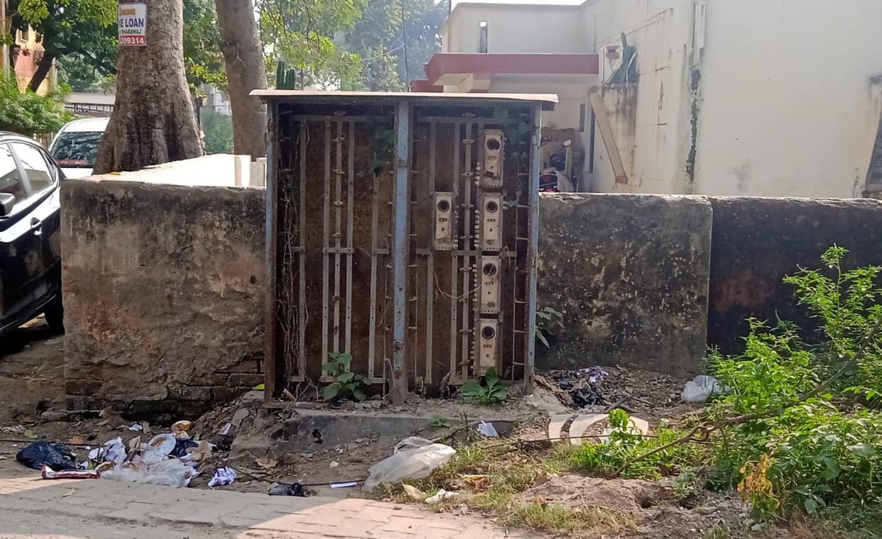 175 crore rupees buried in potholes, underground electricity in bad shape
