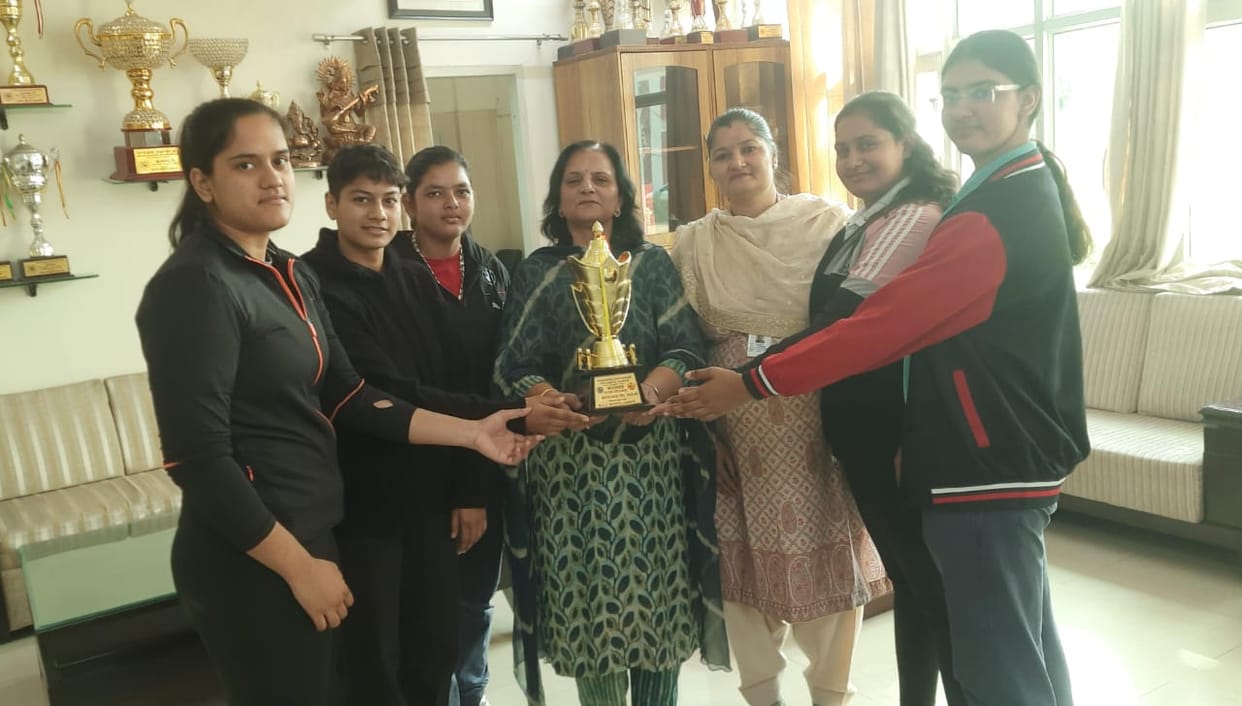 welcomed the winning players