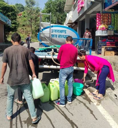 The people of Didihat depend on tankers to quench their thirst.