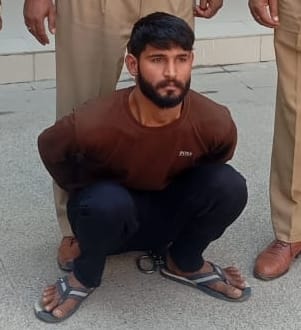The absconding accused in the murder case of a youth was arrested.