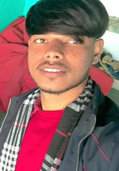 Shuttering worker's body found hanging