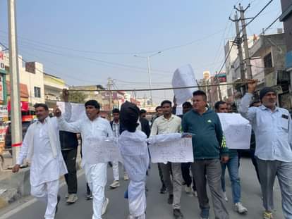 Contract employees removed from the Electricity Corporation took out a procession