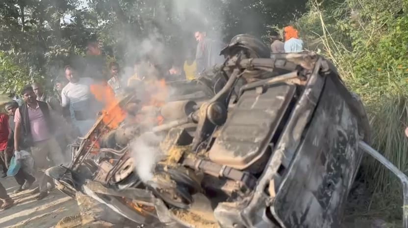 School van carrying children catches fire