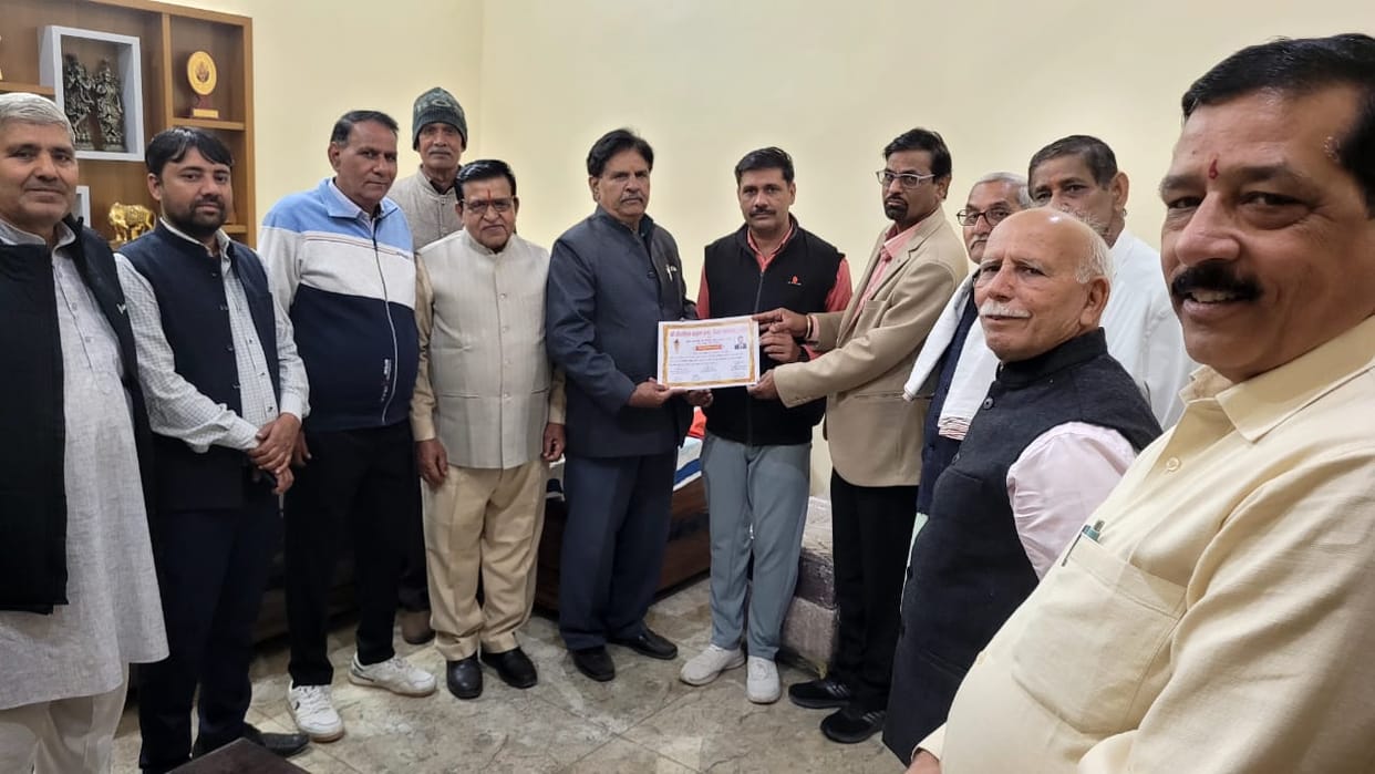 Election certificates were handed over to the new executive committee.