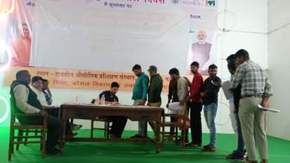 Employment Fair: 350 jobs, only 40 youth came