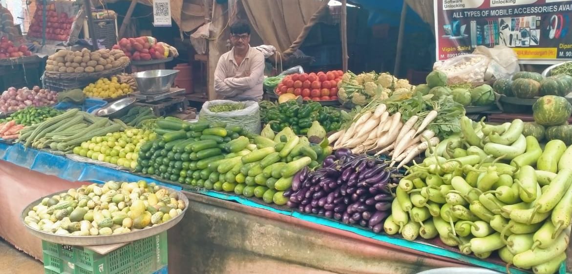 Vegetable prices have risen and fruits have fallen.