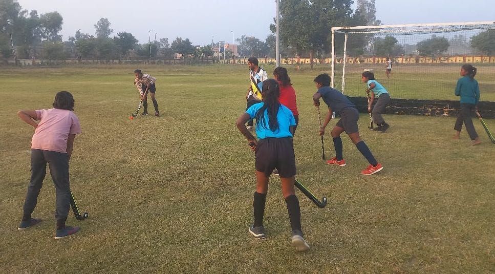 10 women hockey players selected for the board