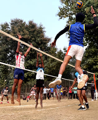 DDU's volleyball team selected