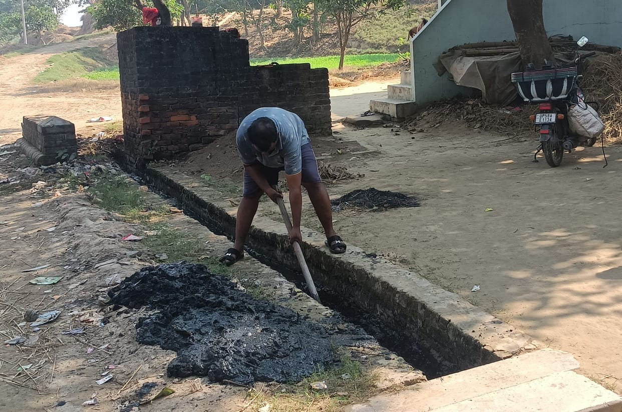 Siddharthnagar News : Drains cleaned, people freed from filth