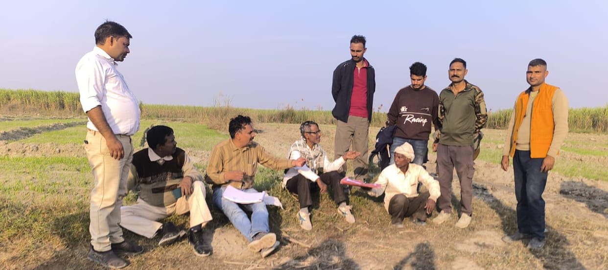 The team arrived in Jalalpur Jora to measure government land.