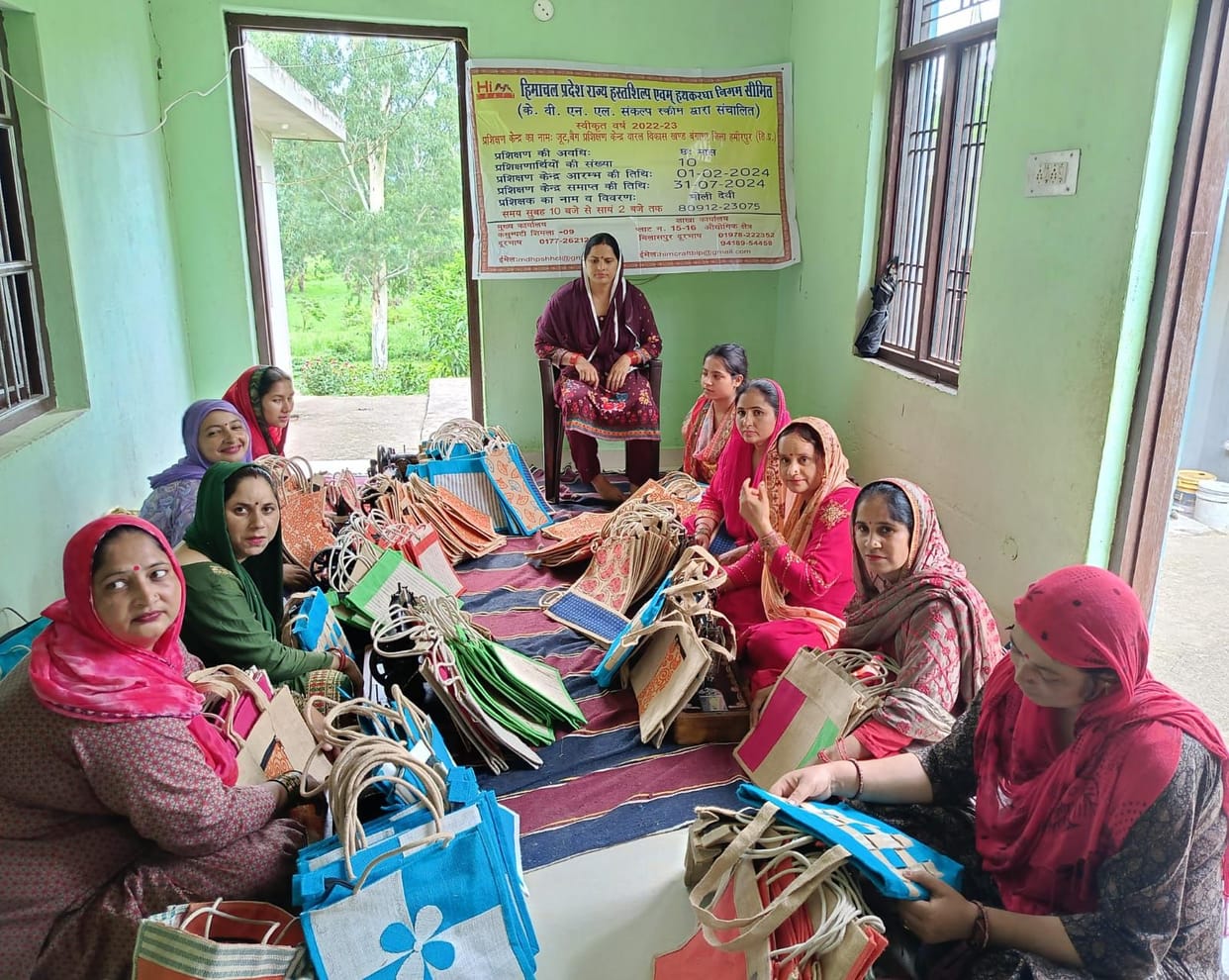 Bholi became a master, making women self-reliant with jute products