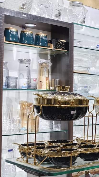 The difference in GST rates is making the glass industry lag behind, making it difficult to compete with the ceramic business.