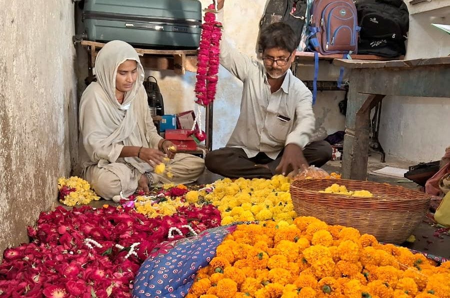 Flower market spreading fragrance in wedding