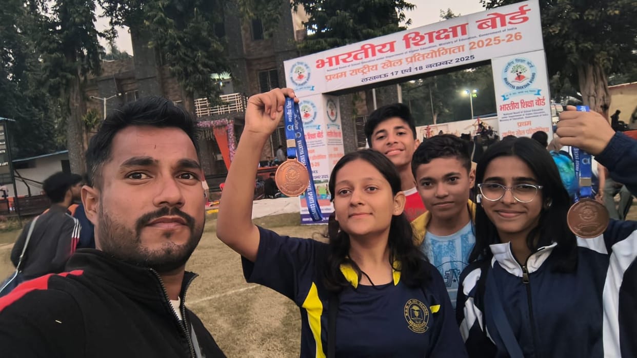 BDM girl students won bronze medal in badminton