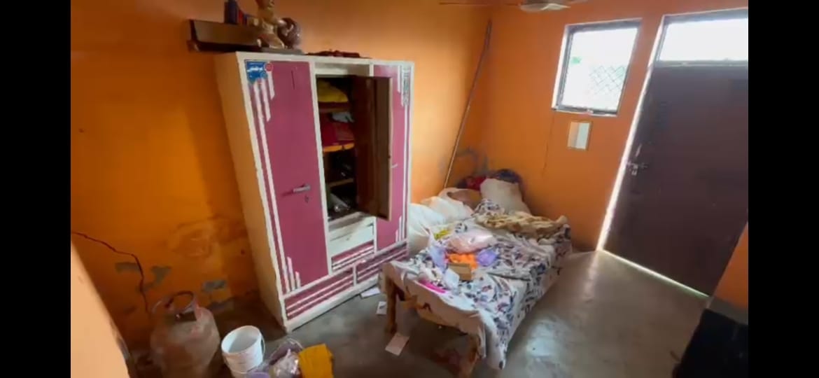 They broke the lock of the cupboard and stole Rs. 1.75 lakh and saris.