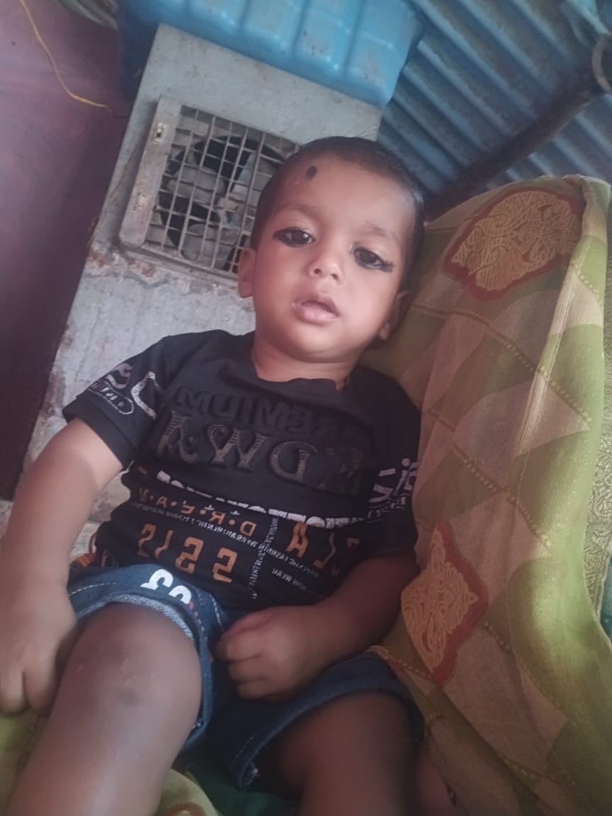 agra news pinahat child died by fallen hot milk