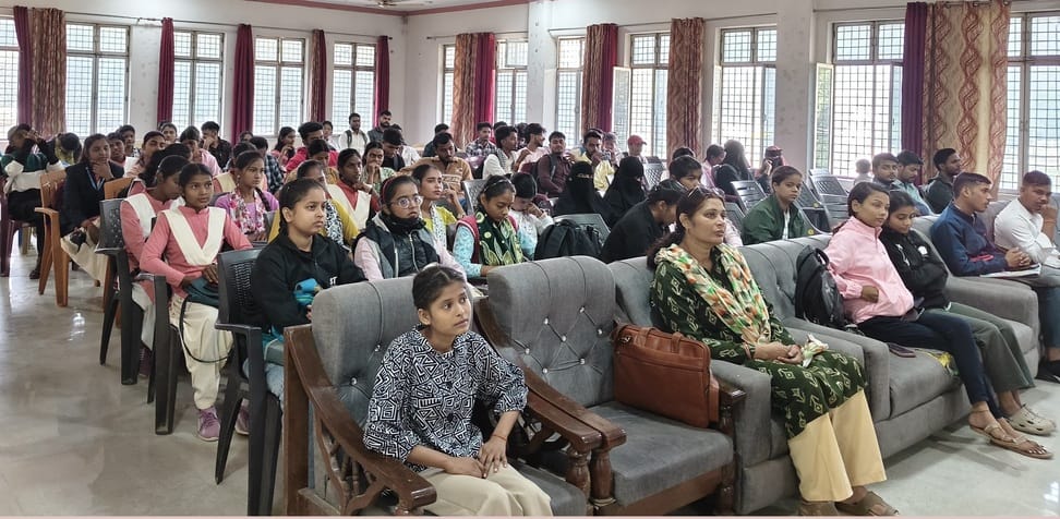 Hunarbaaz program was organised on the occasion of Rani Lakshmibai's birth anniversary.