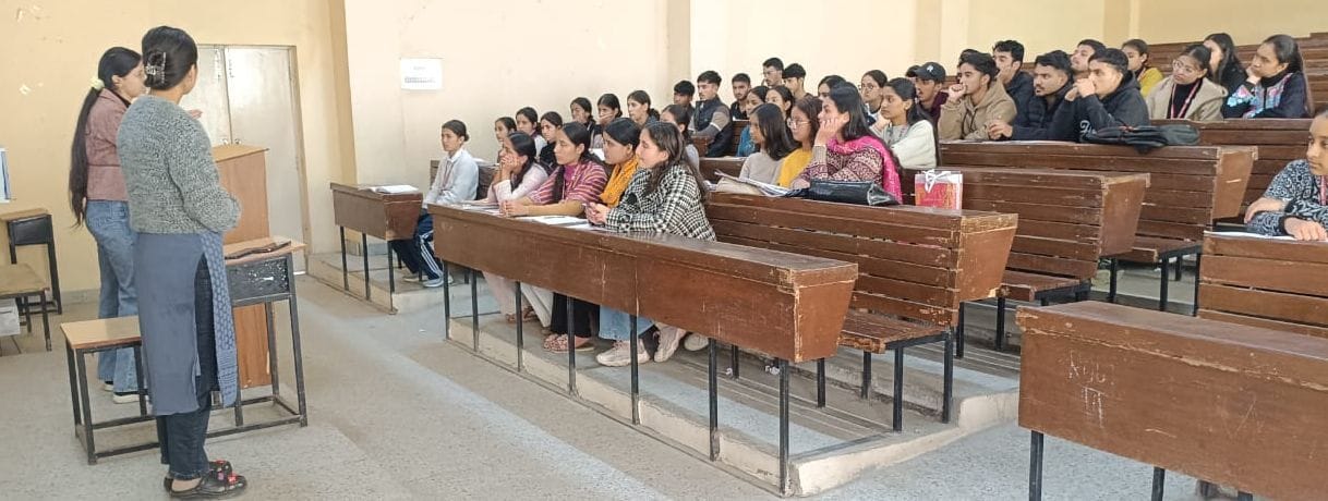 Rampur College students were taught about mutual funds.