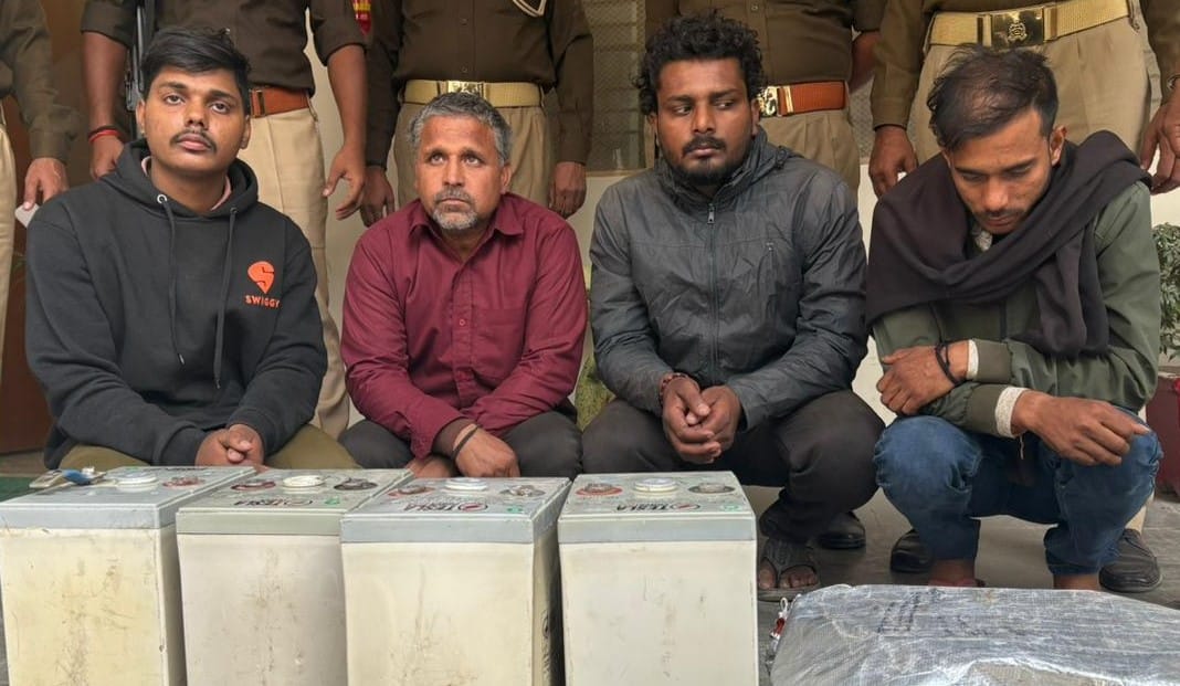 Four arrested for stealing batteries from mobile towers