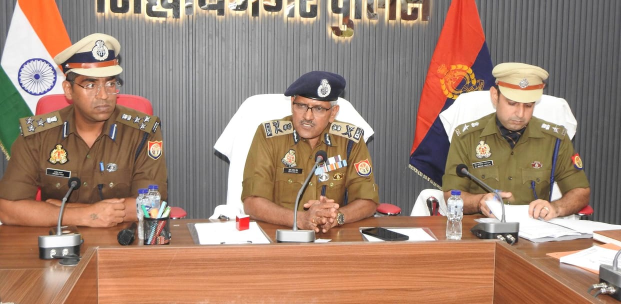 Siddharthnagar News : ADG checks security arrangements in border areas