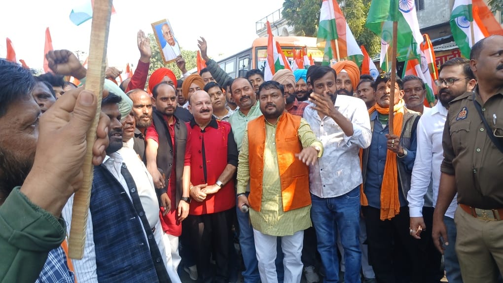 There was tremendous enthusiasm in the Ekta Pad Yatra, it was welcomed with a shower of flowers