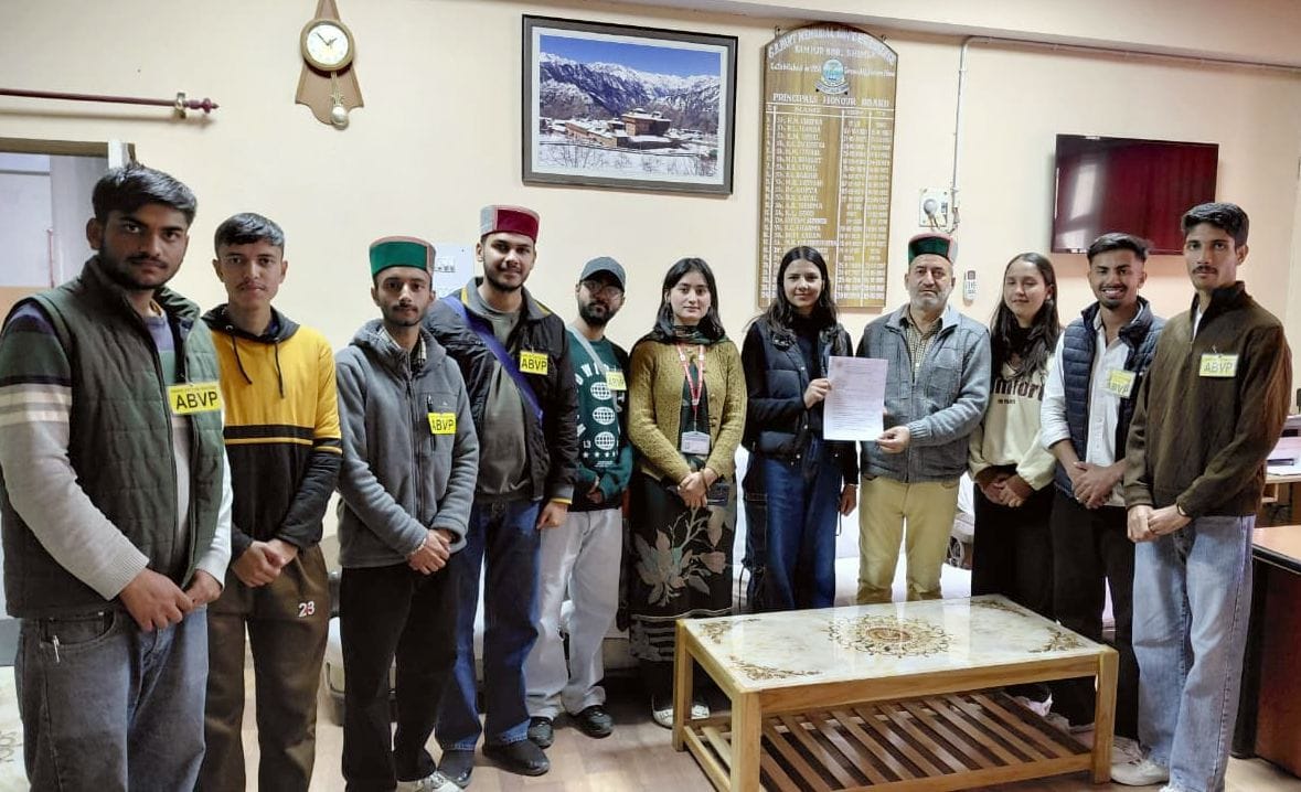 ABVP sent a memorandum to the Chief Minister through the Principal.
