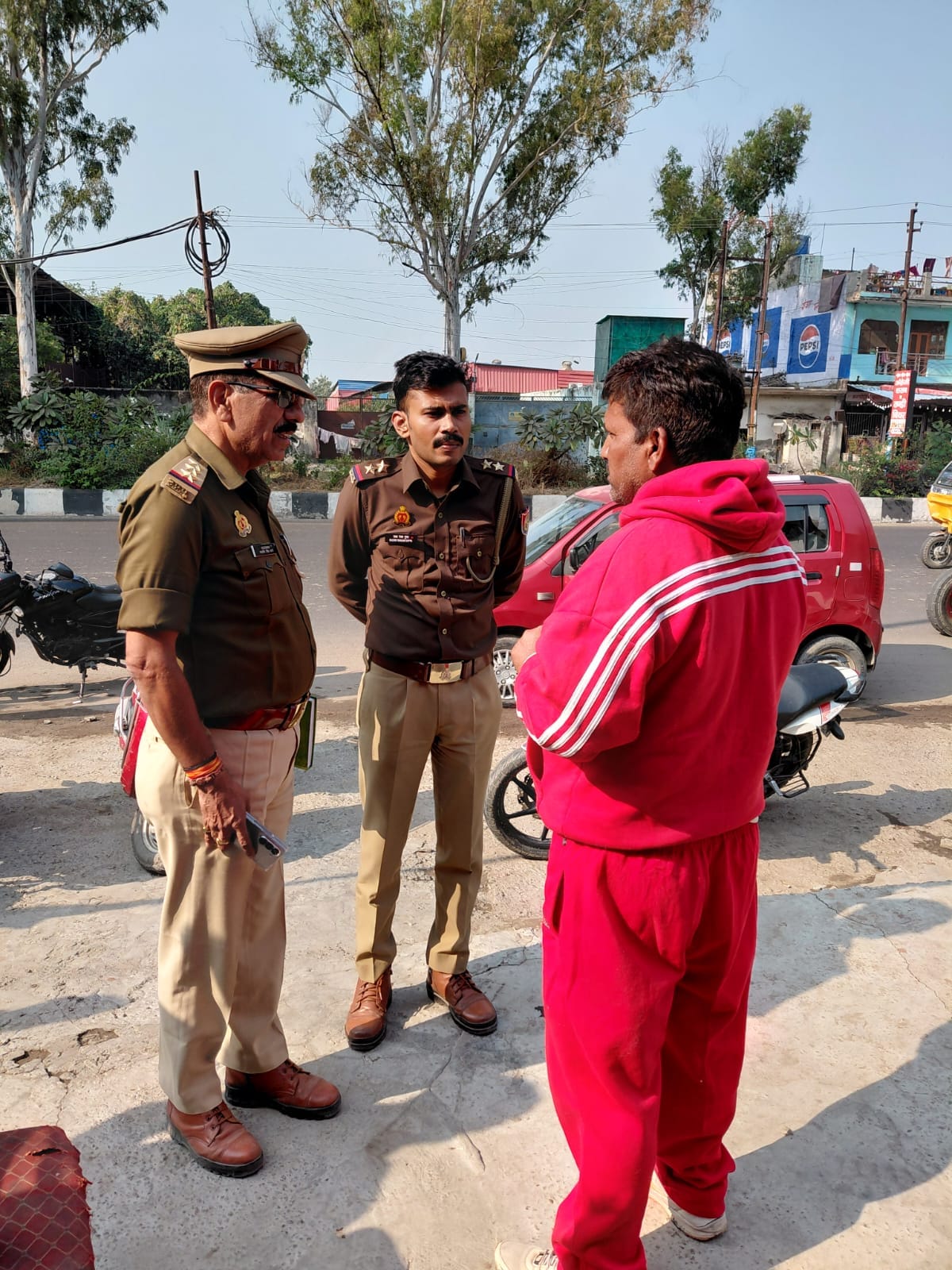 Uproar over the Pir built on the side of Delhi Road, police removed it