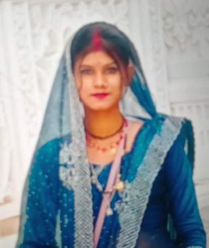 19-year-old Shabina from Sagar district of Madhya Pradesh hanged herself in Dhigawamandi.