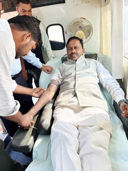 25 people donated blood at the Dwaba Festival