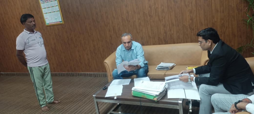 Prisoners requested to write letters to their families