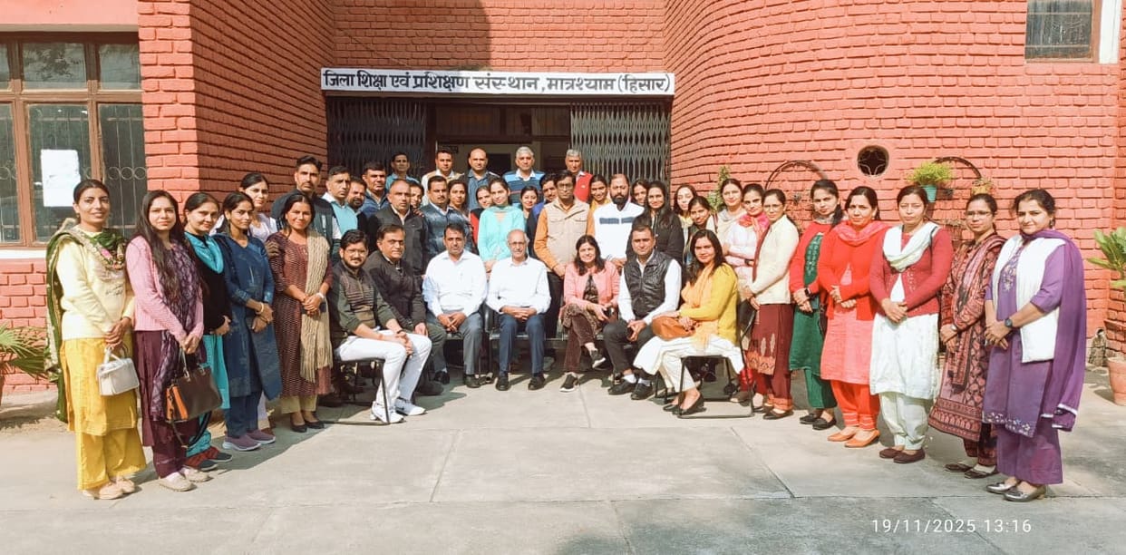 45 math lecturers in the district received Olympiad training.