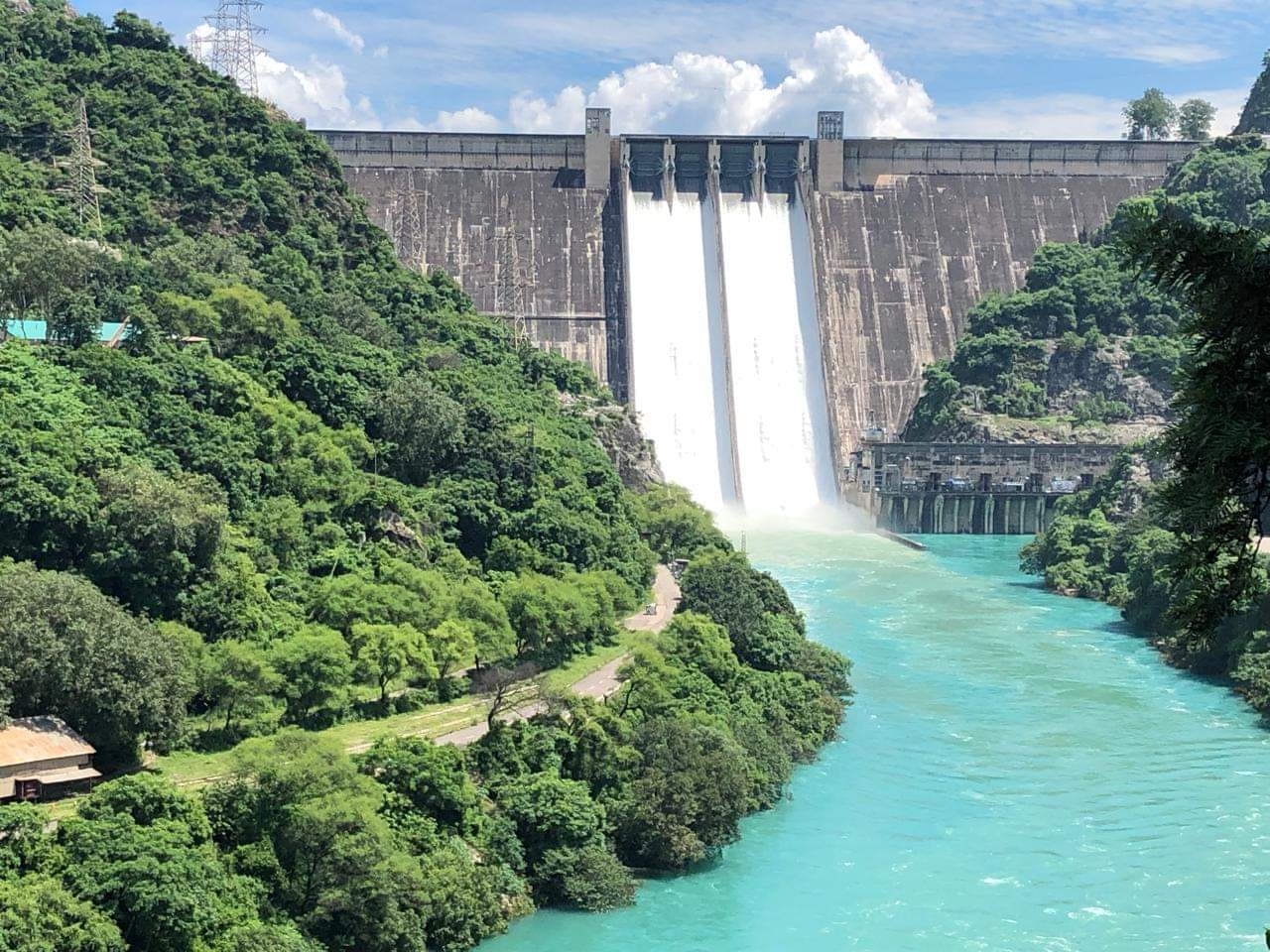 भाखड़ा बांध।