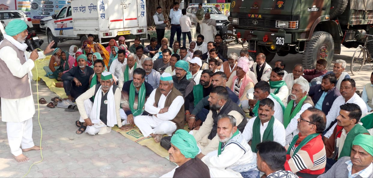 Farmers demonstrated at the Collectorate