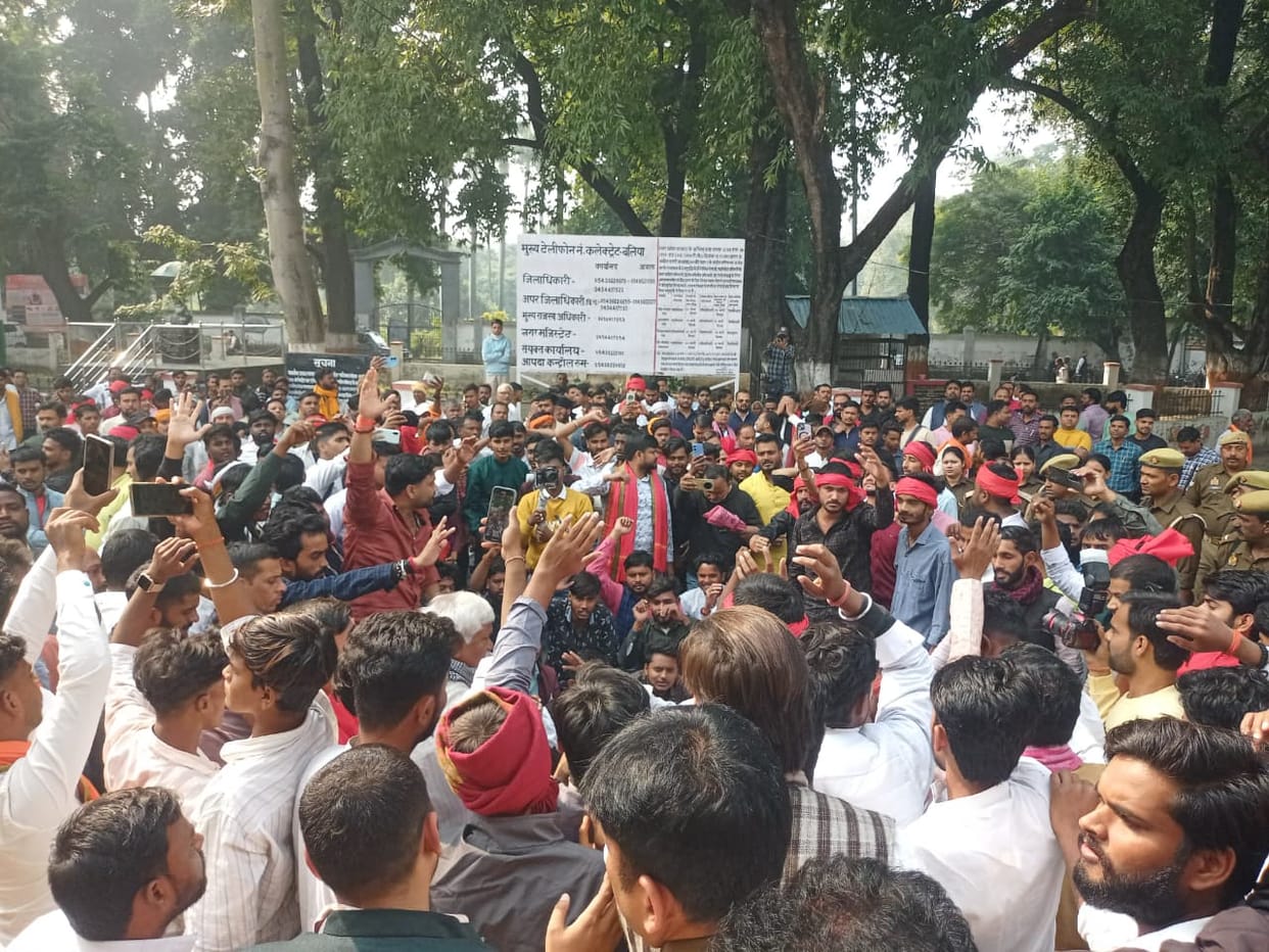 Students demonstrated for student union elections