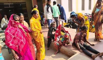 Mother riding a bike dies after being hit by a car, son and daughter injured