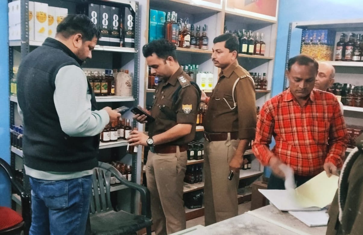 Tehsildar and excise team inspected liquor shops