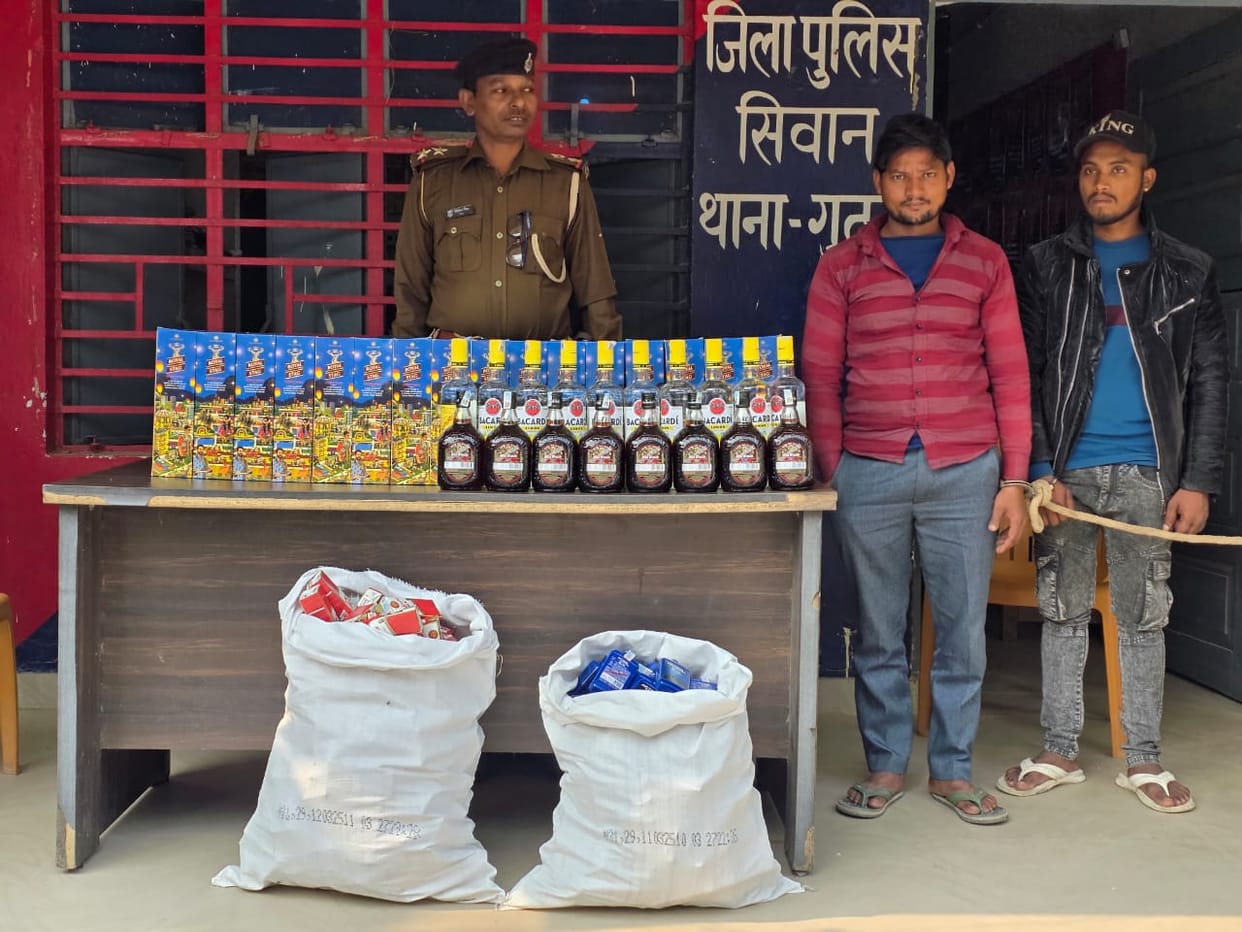 Two smugglers arrested with liquor