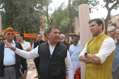 A four-member team will investigate the collapse of the under-construction gate at Pitambara Peeth