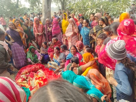 Death after uterine surgery, protest held with dead body for 8 hours