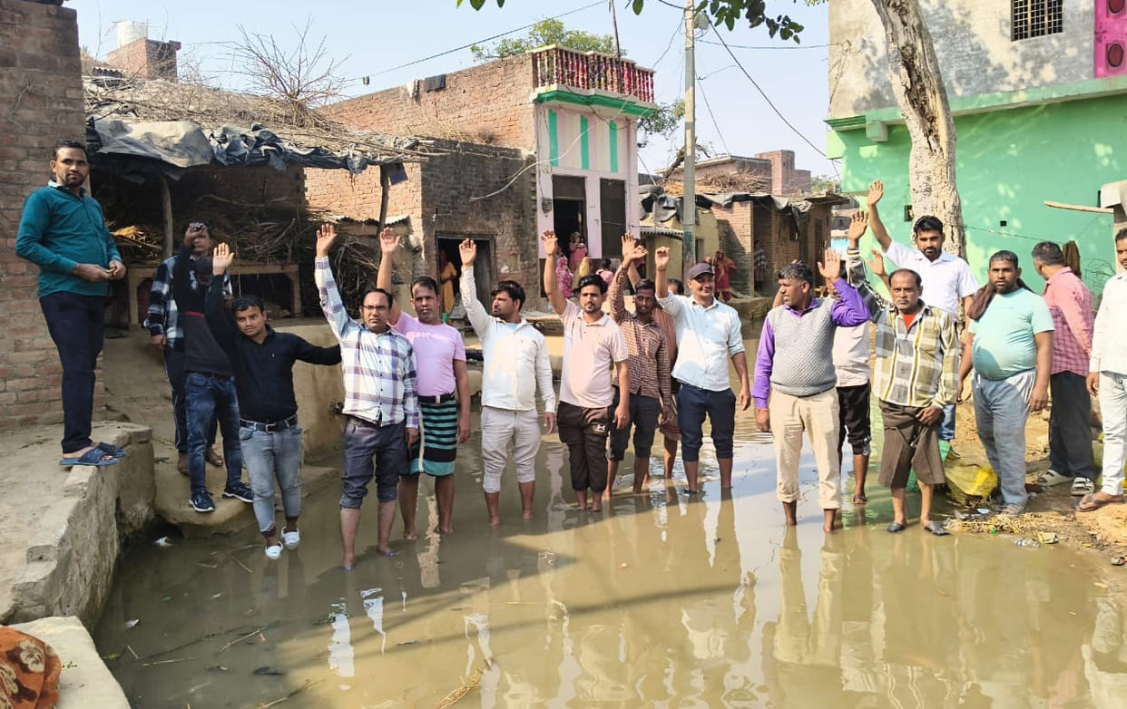 People upset by waterlogging on the main road raised slogans