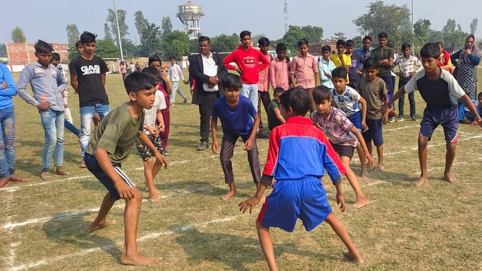 Aryan and Anshi won the 100m race in the senior category.