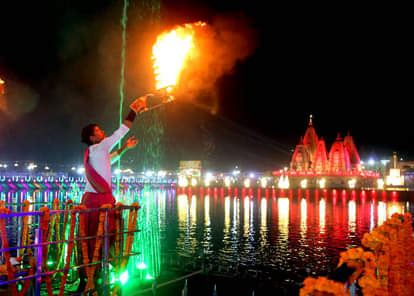 The holy book Geeta has the message of doing karma: Swami Chiranji Puri