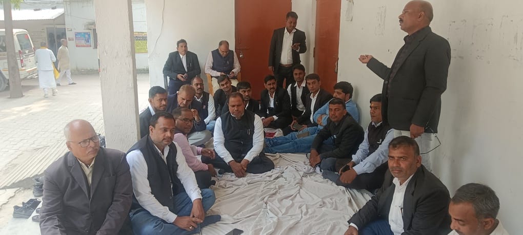 Advocates stage protest for the third day in the land dispute case