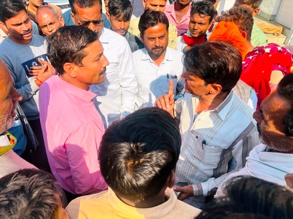A farmer who came to the paddy weighing centre was beaten by a computer operator.